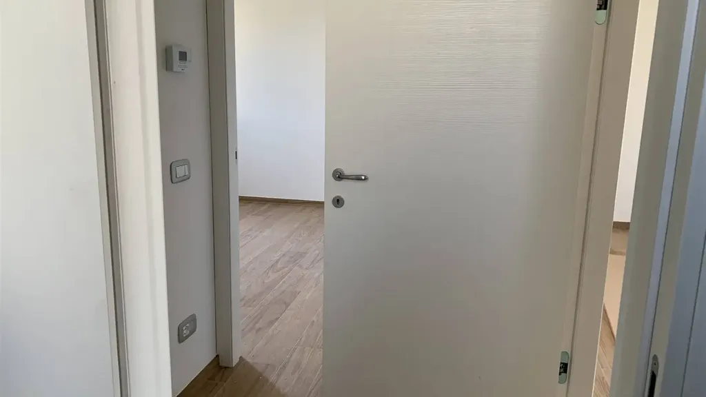 Esik - Newly Built Apartment with Terrace in Sarzana