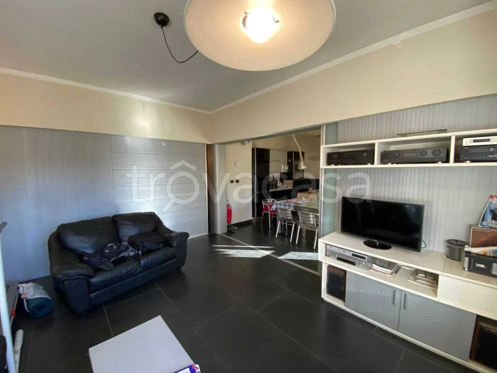 Séjour - Rear-Facing Apartment with Balcony in Saluzzo