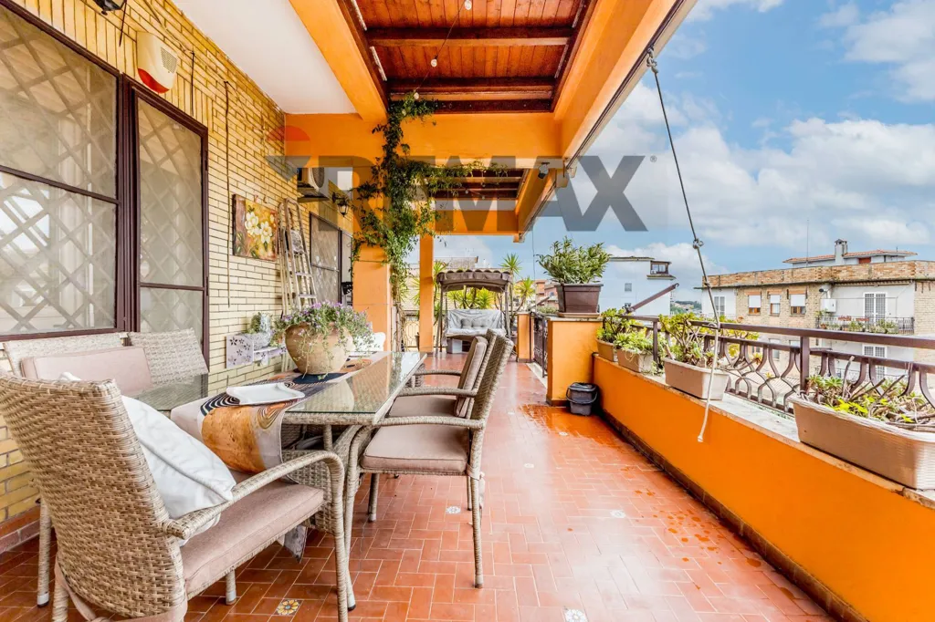 Terrasse - Ristrutturato Triplex with Terrace in Roma