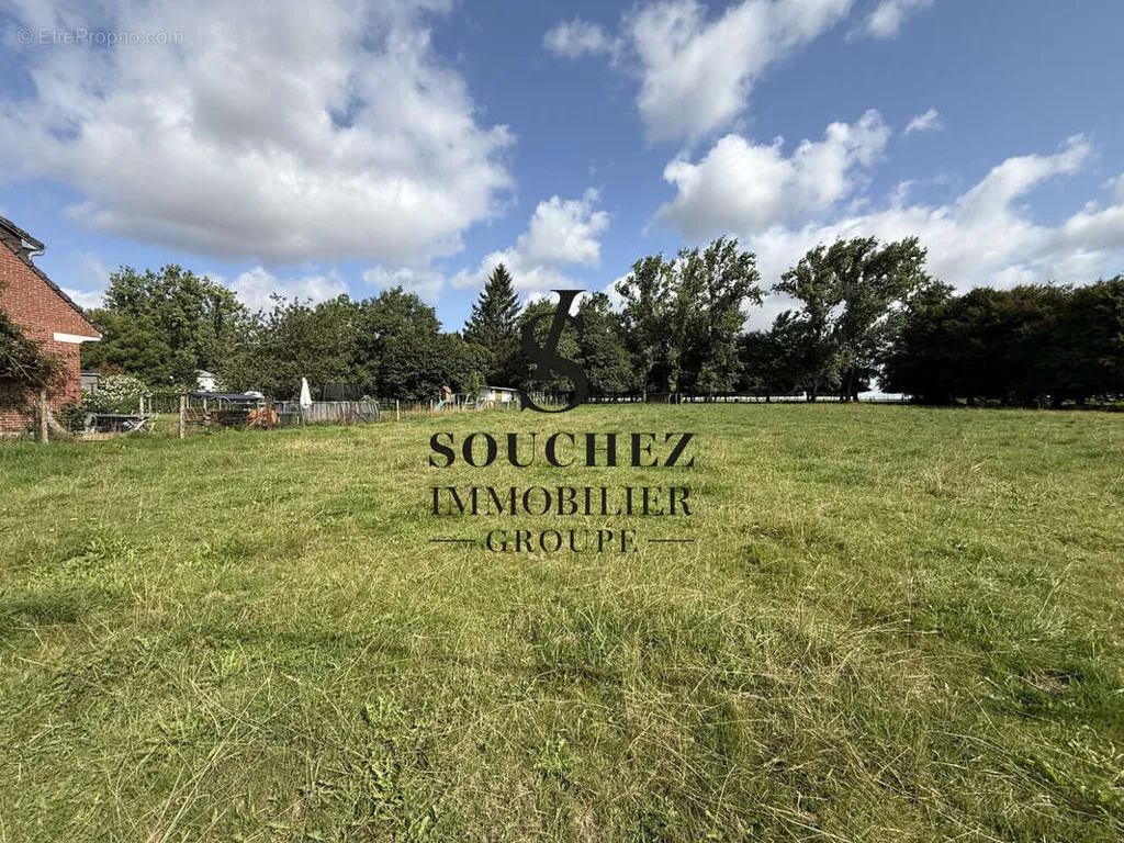 Jardín - Constructible Land with 22m Façade in Sus-Saint-Leger