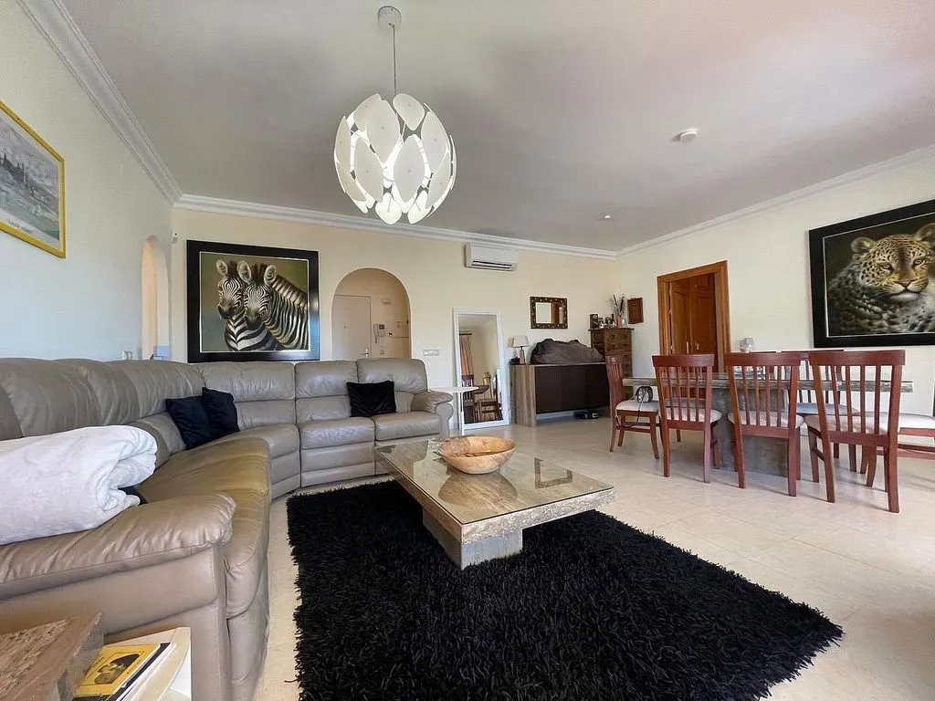 Elutuba - Modern Penthouse with Pool in Mijas Golf