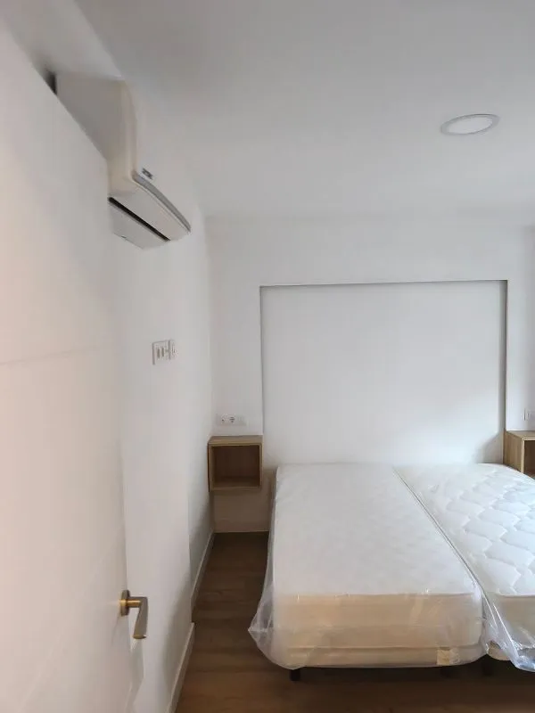 Chambres - 1-Bedroom Flat with Terrace in City Centre