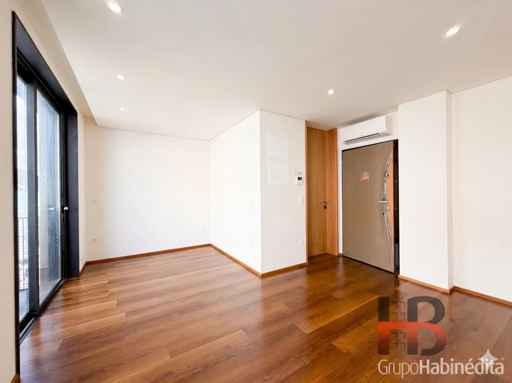 Pièces - Studio Apartment with Balcony in Porto