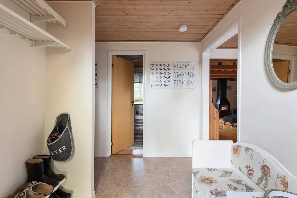 hallway_entrance