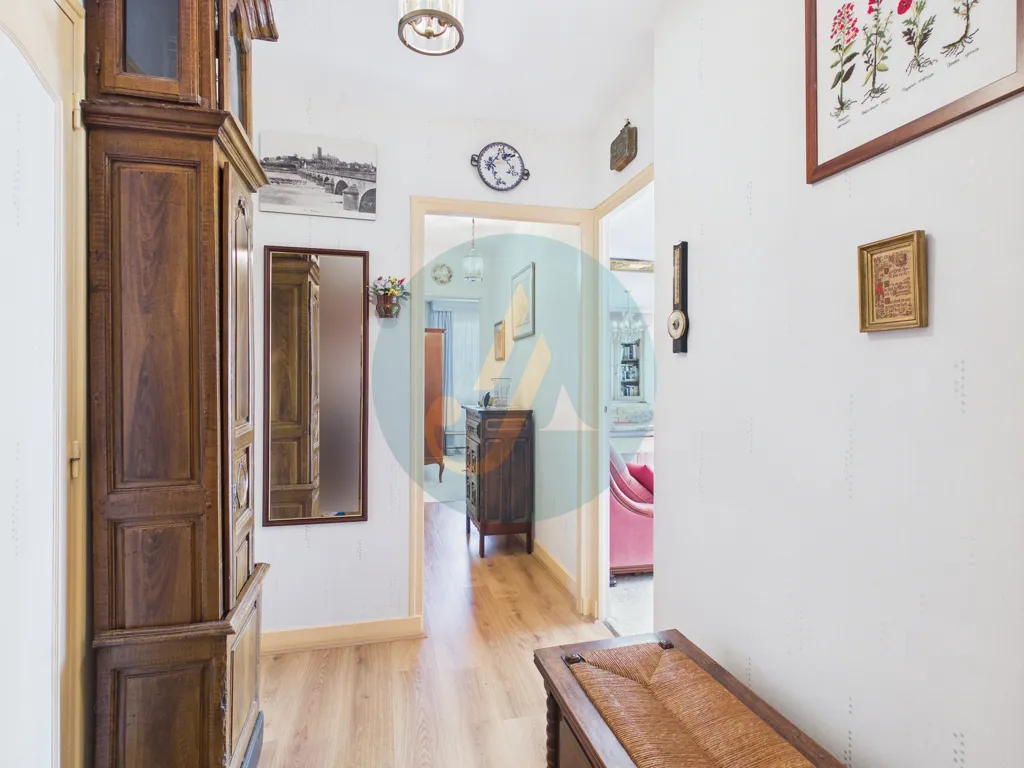 Esik - Bright T2 Apartment with Garage in Nevers