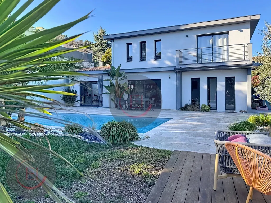 Bassein - Contemporary Villa with Pool in Secure Estate