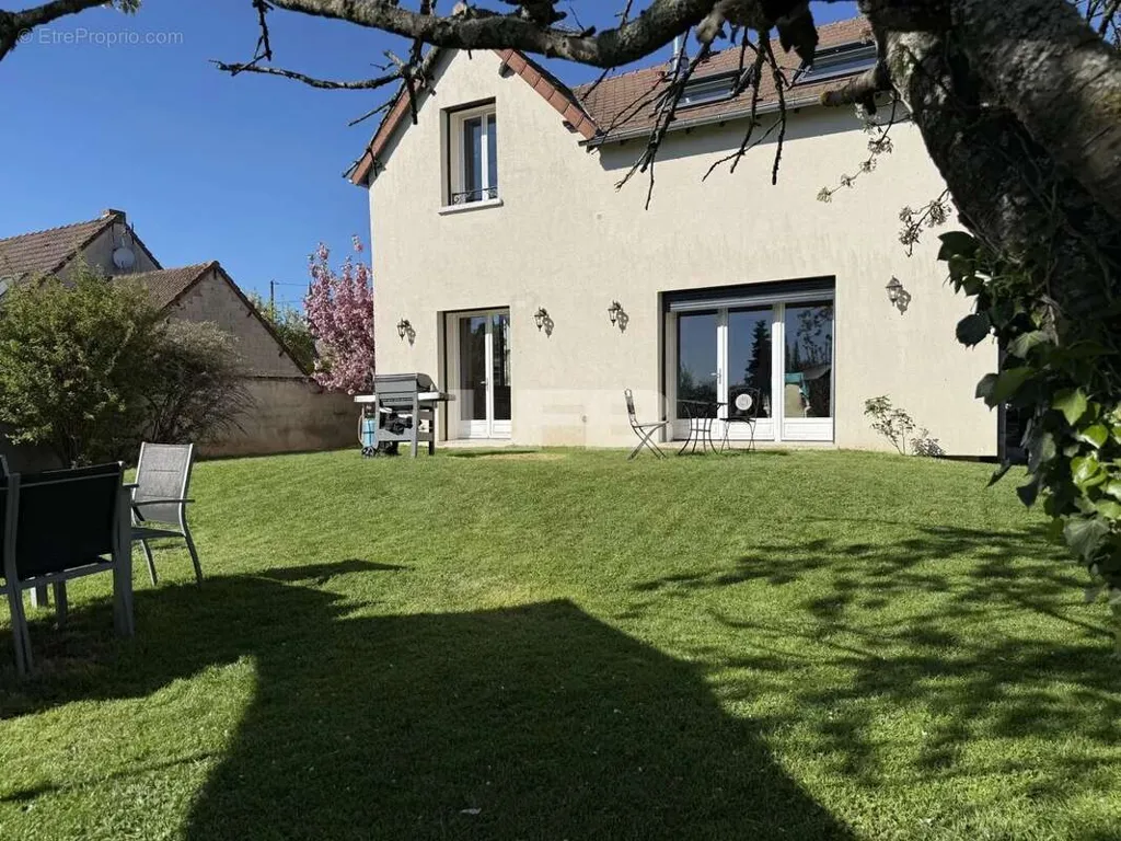 Jardin - Maison de Caractère avec Jardin à Villeneuve-les-Sablons