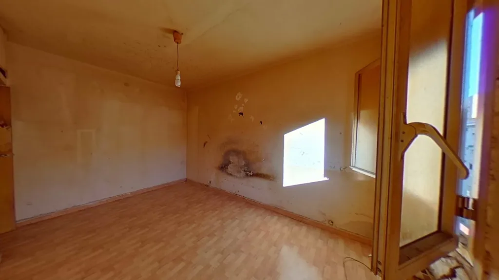 Pièces - Flat with Metro Access in Cornellà de Llobregat