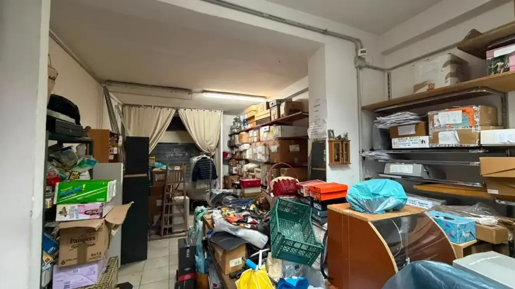Lavanderia - Bilocale with Central Location in Corso Italia, Naples
