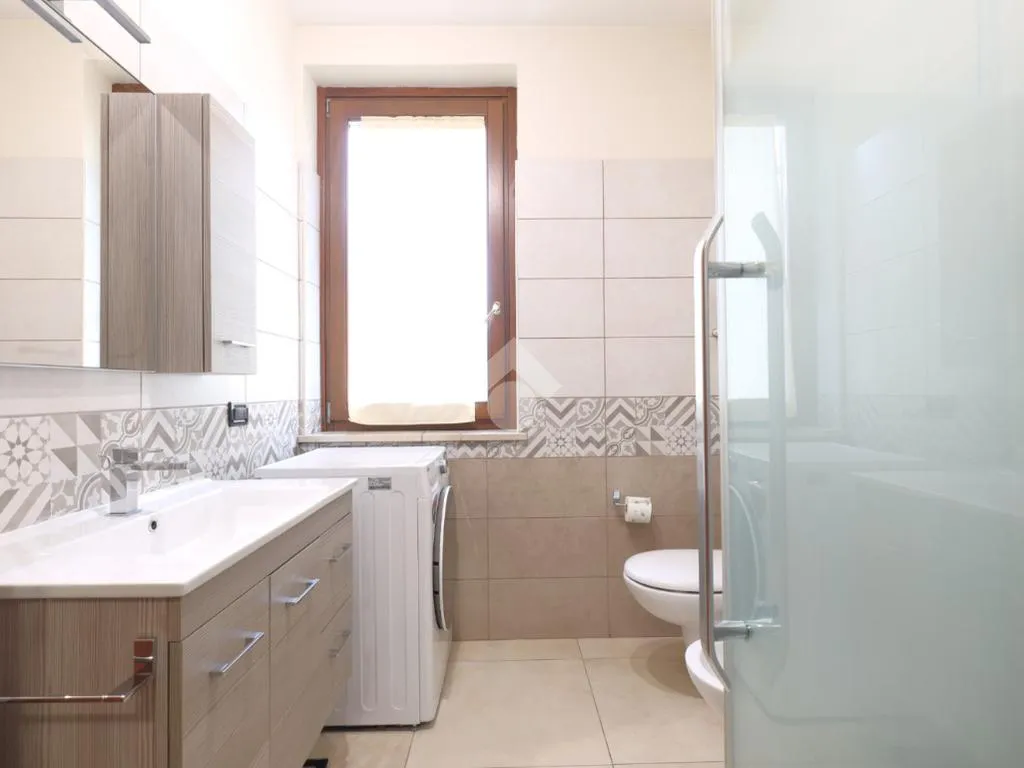 Salles de bain - Trilocale with Balcony in Lonato del Garda