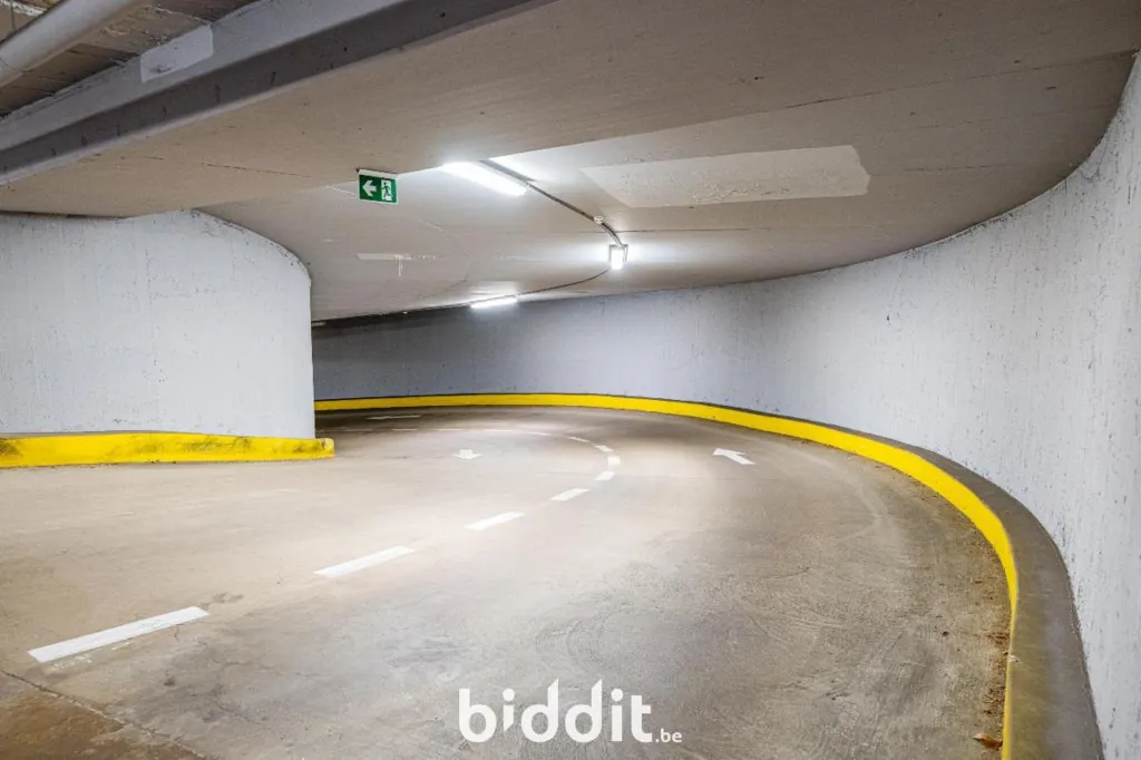 Garage - Emplacements de Parking dans Immeuble Résid. Leopold Views