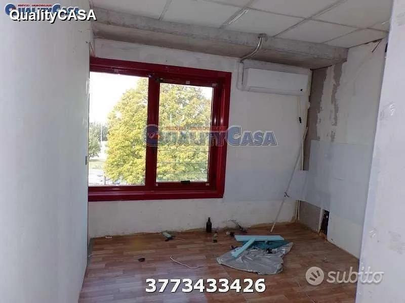 Pièces - Office Apartment with Air Conditioning in Monte San Vito