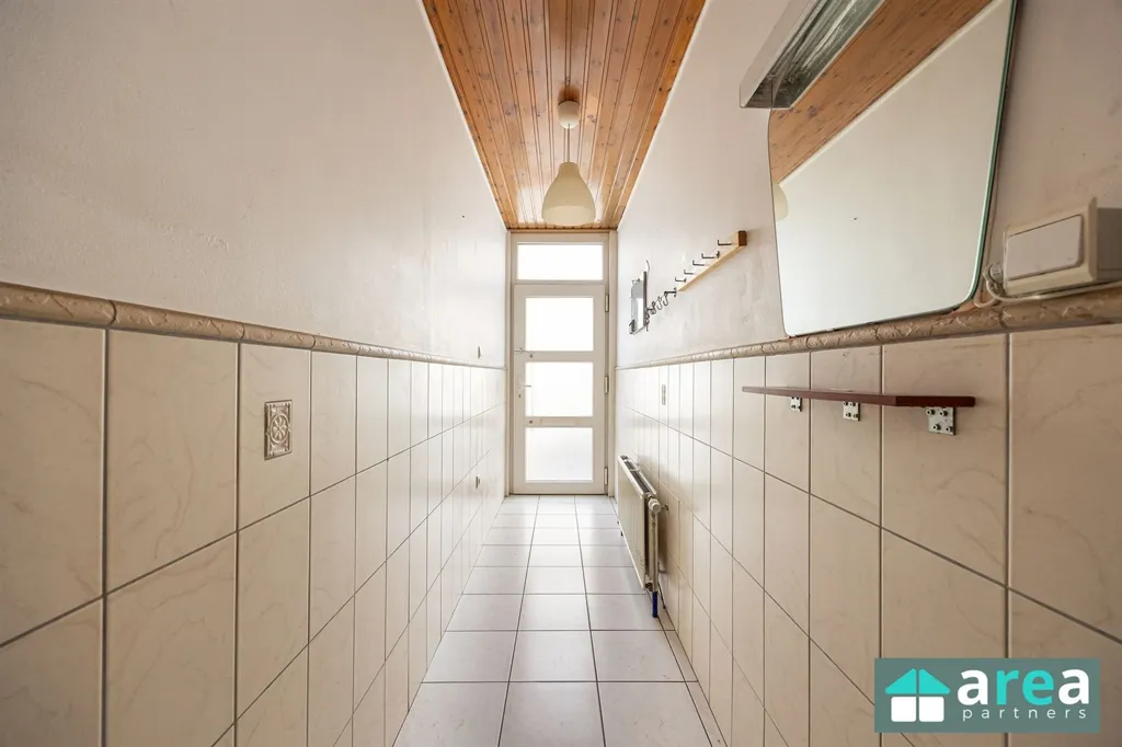Esik - Renovatable House with Central Location in Antwerp
