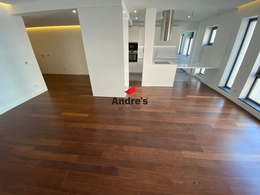 Elutuba - Remodelled Flat with Elevator in Boavista, Porto