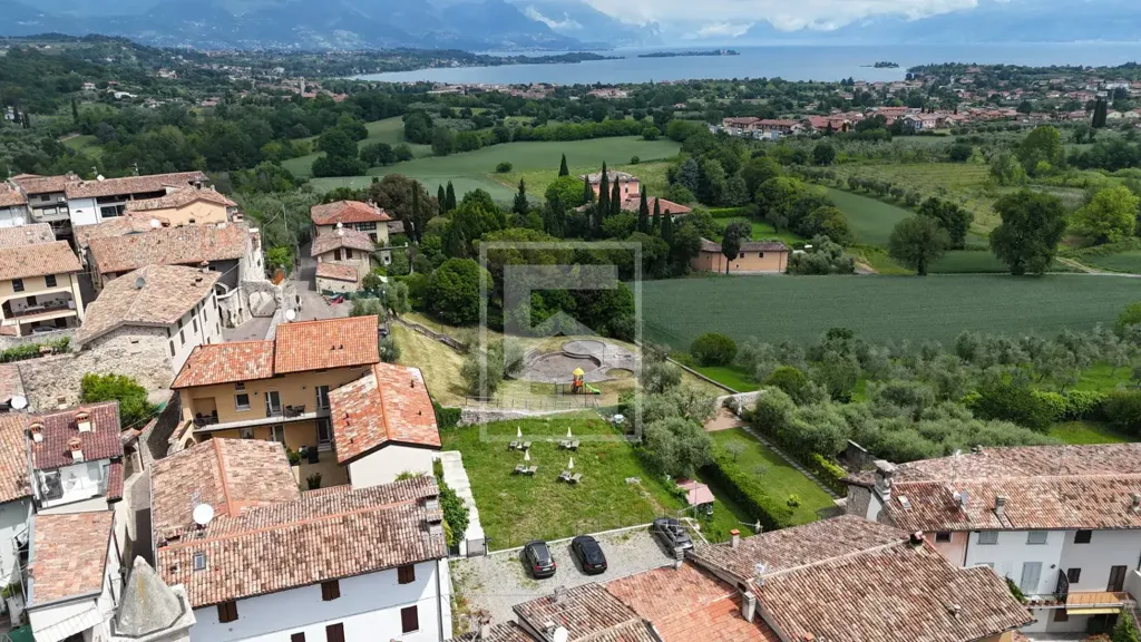 Restored Triplex with Garden View in Manerba del Garda