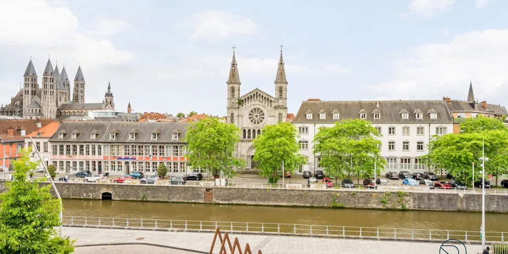 Bâtiment Mixte avec Vue sur la Schelde à Tournai