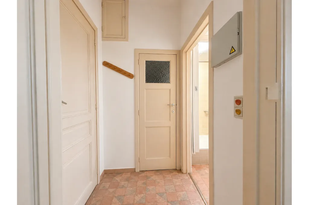 Entrée - Appartement avec Hall d'Entrée à Molenbeek-Saint-Jean