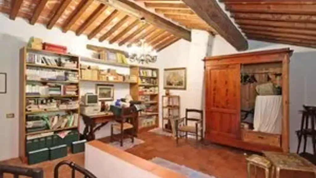 10-room house in IT