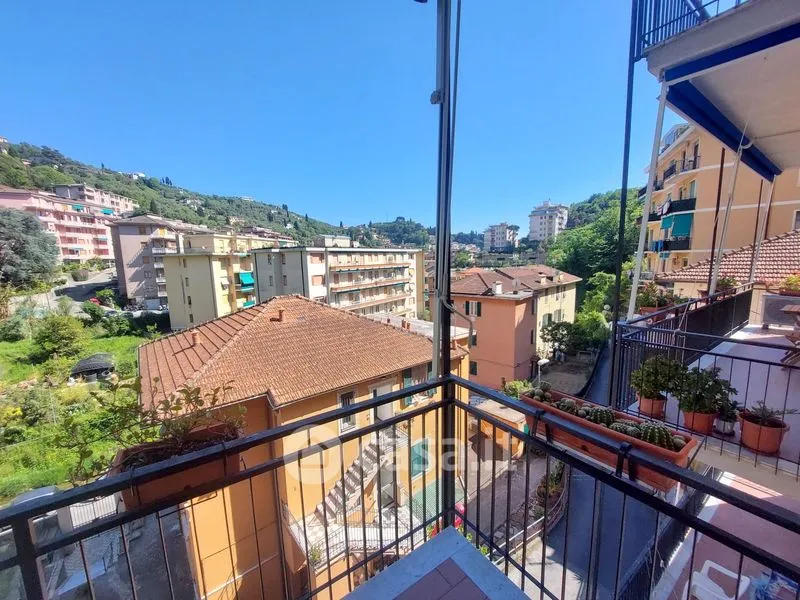 Rõdu - Sunny Trilocale with Balconies in Rapallo
