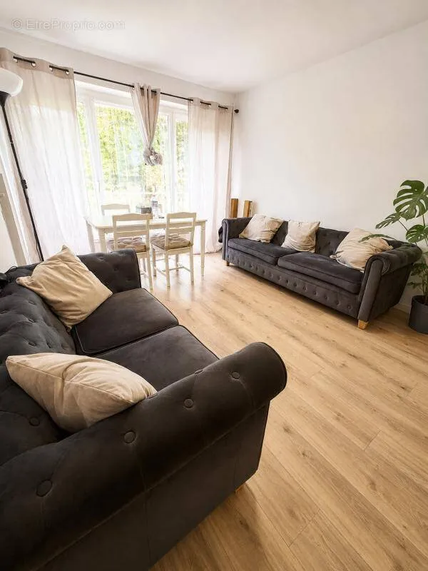 Elutuba - T3 Apartment with Balcony in Tourcoing