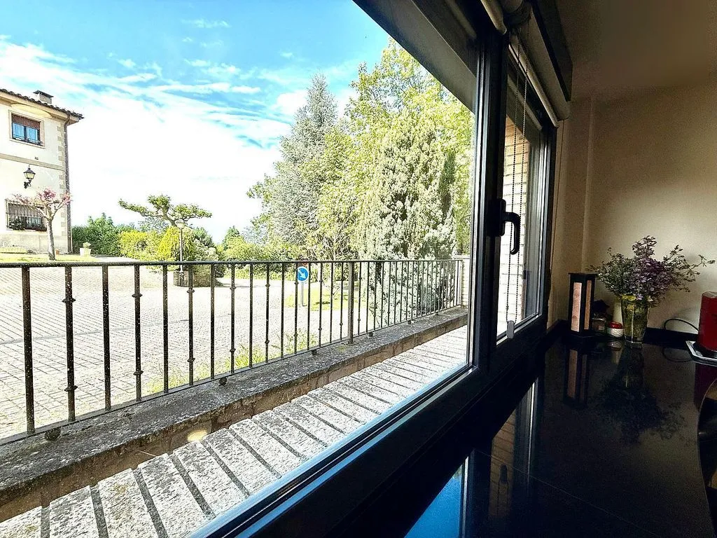 Balcony - Terraced Semi-Detached House in Aranguren