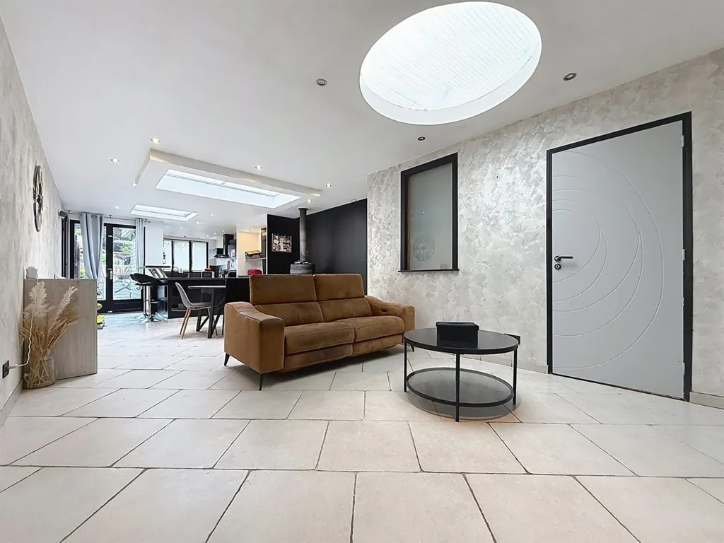 Elutuba - House with Garage and Garden in Mouscron
