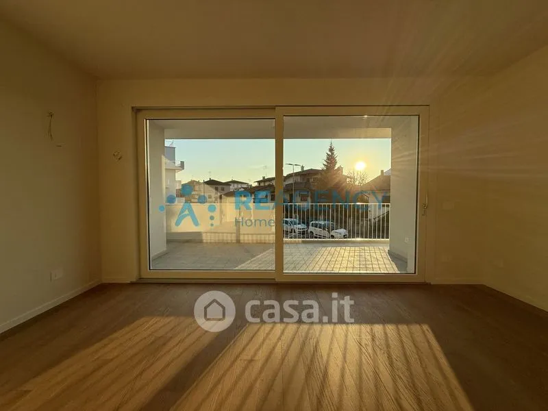 Séjour - Newly Built Triplex with Terrace in Creazzo