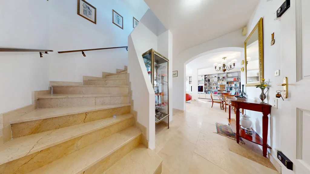 Esik - Villa with Golf View in Juvignac