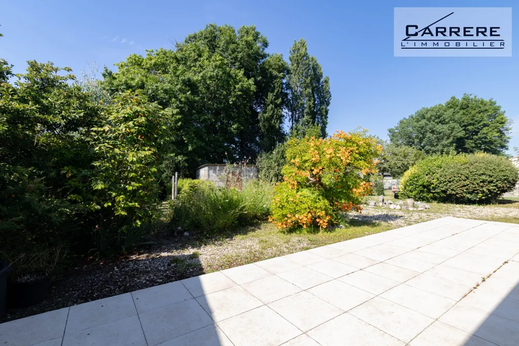 Aed - Charming Stone House with Terrace in Cenon