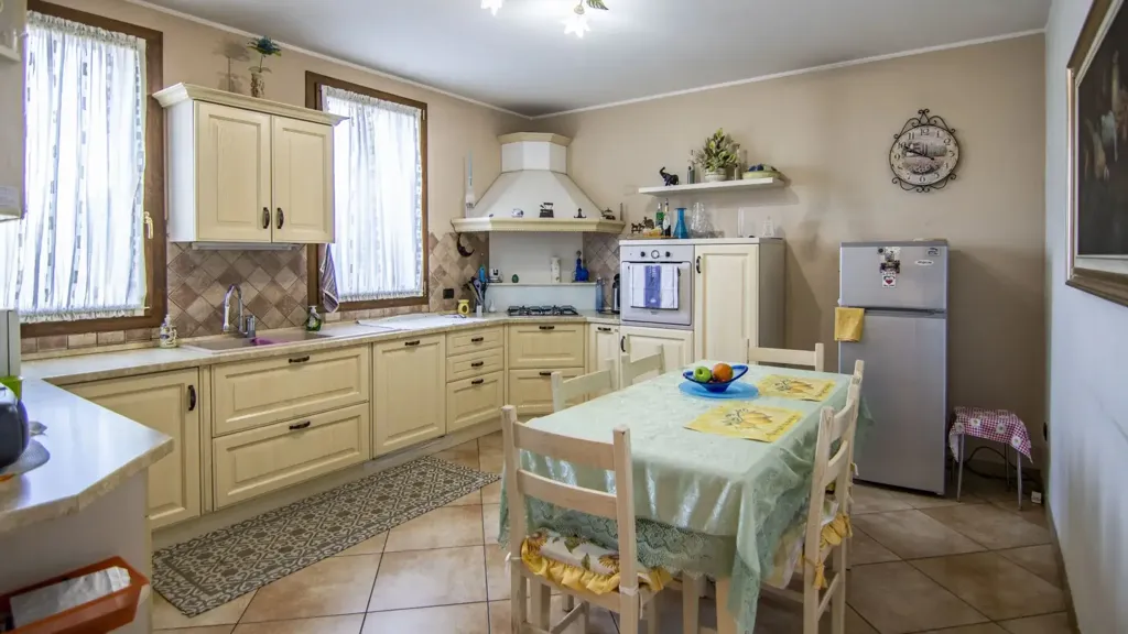 Cuisine - Villa with Garden and Caminetto in Codevigo