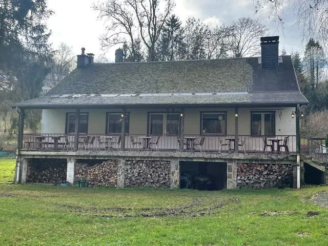 Extérieur - Taverne en Activité avec Vue sur la Semois à Frahan