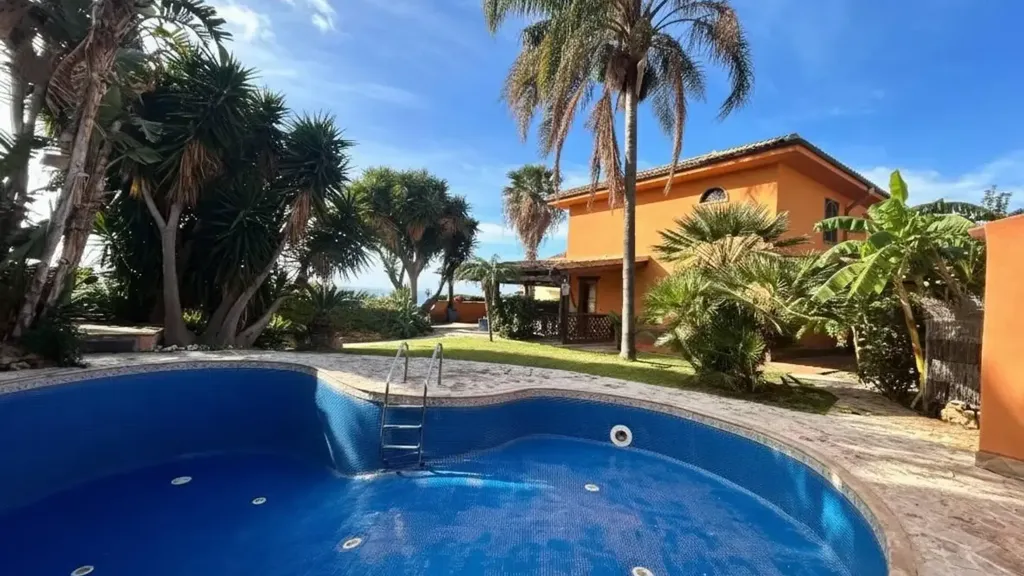 pool_area