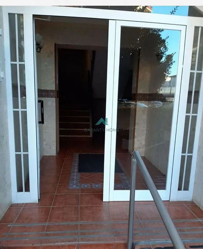 Entrée - Luxury Flat with Private Garden in Laredo