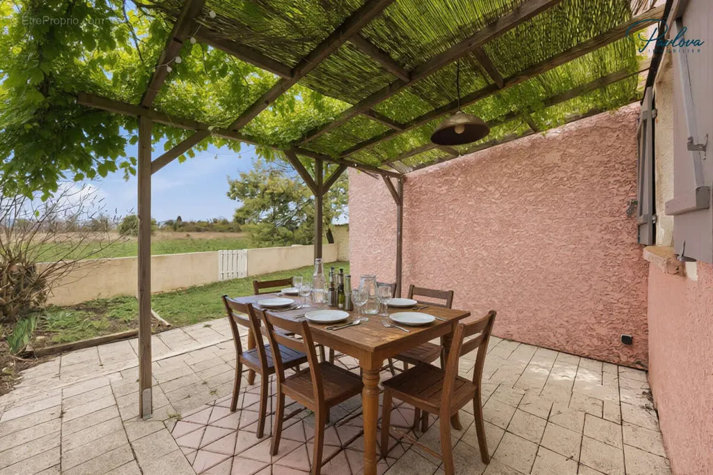 Terrass - Detached House with Pool in Saint-André-de-Sangonis
