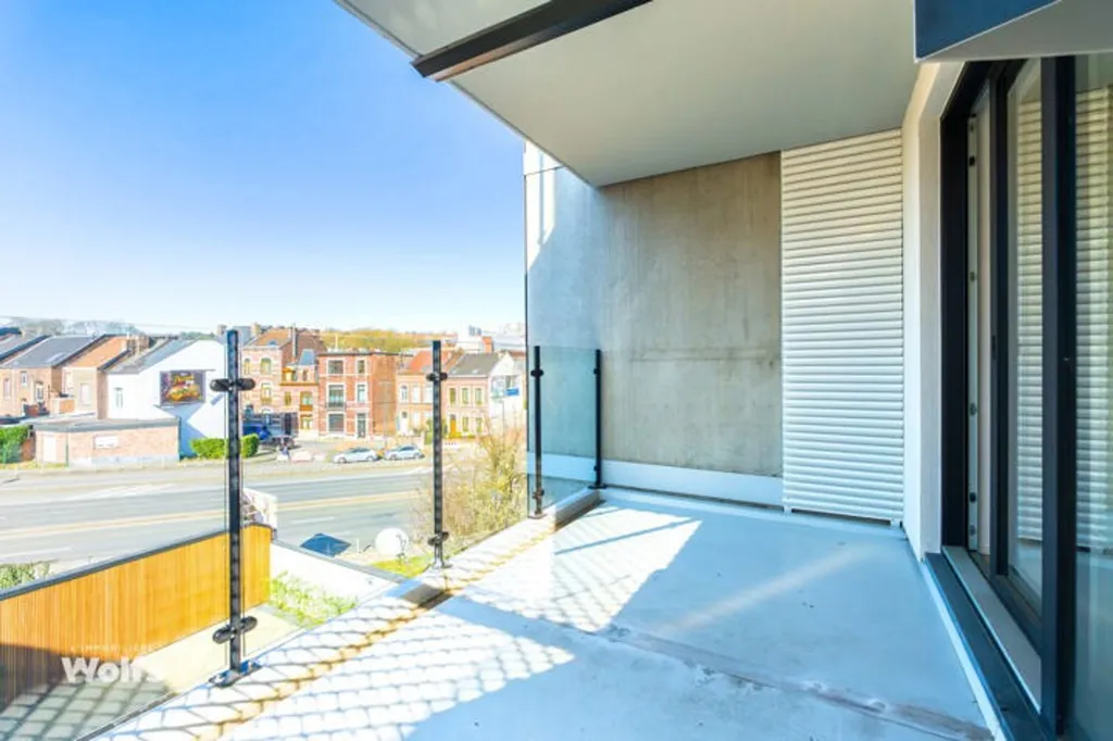Rõdu - New Apartment with Terrace in Liège