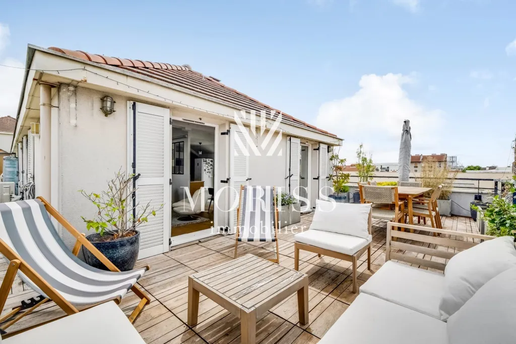 Terrass - Duplex with Cathedral Ceiling and Eiffel View in Saint-Ouen