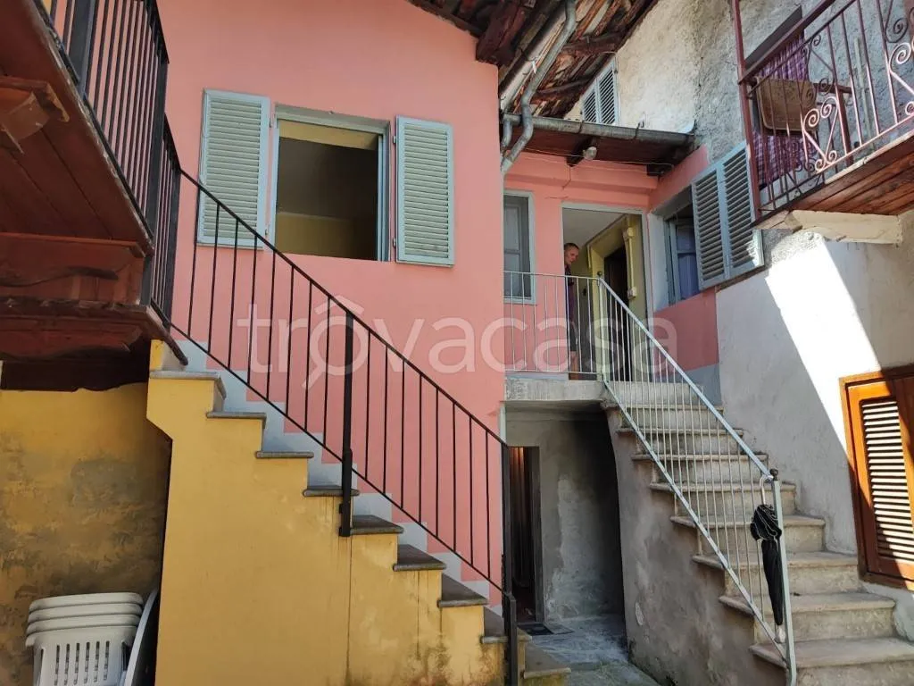 Välivaade - Town Centre Apartment with Balcony in Frassino