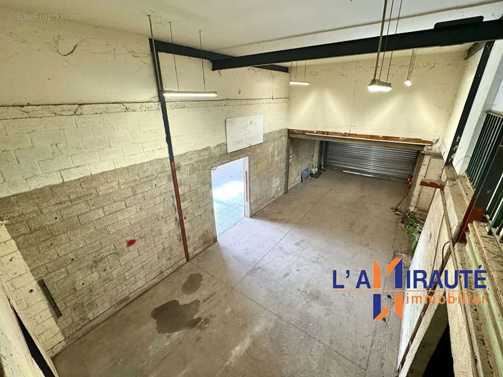 Garage - Local Commercial avec Jardin à Houilles