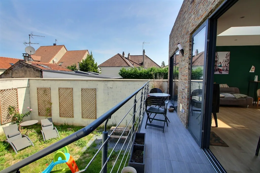 Terrazza - 1930s House with Garden in NANTERRE