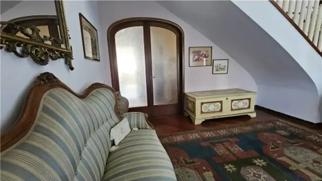 Toad - Triplex Villa with Garden in Empoli