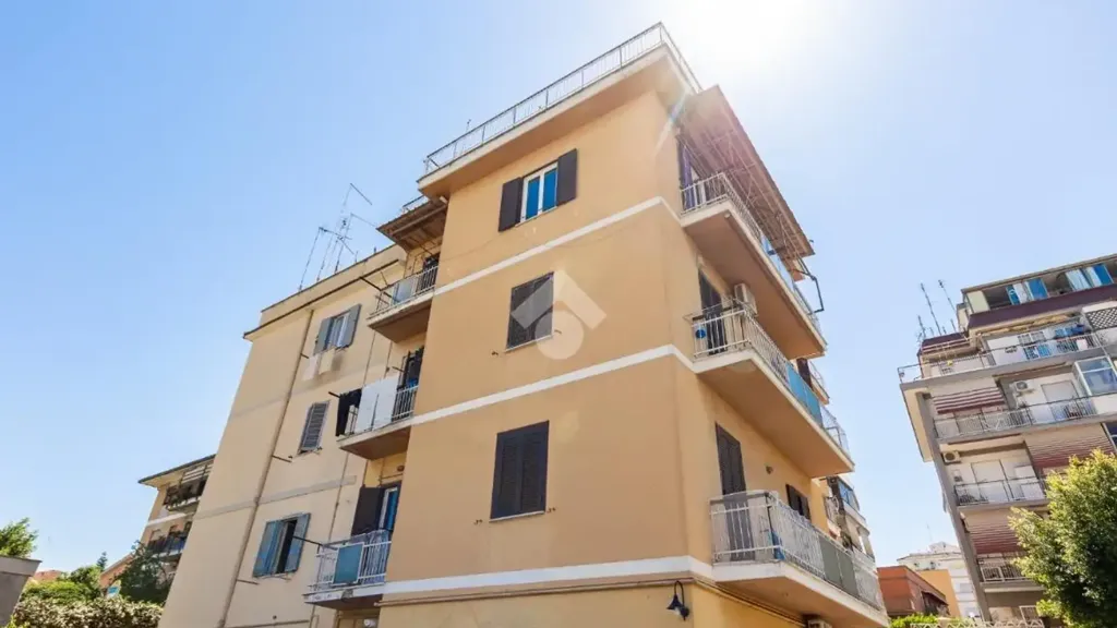 Extérieur - Two-Bedroom Apartment with Balcony in Rome