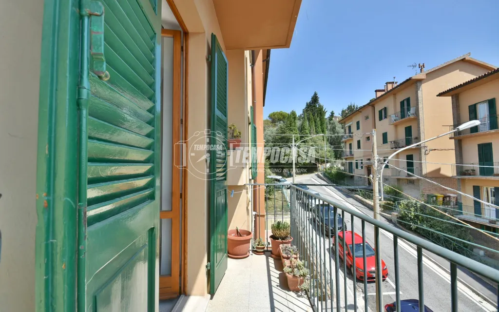 Balcony - Spacious Flat with Mountain View in Osimo