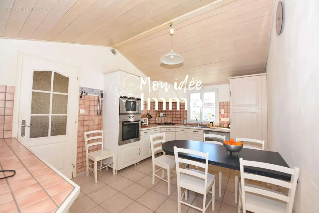 Cuisine - Maison Plain-Pied 3 Chambres au Calme à L'Épine