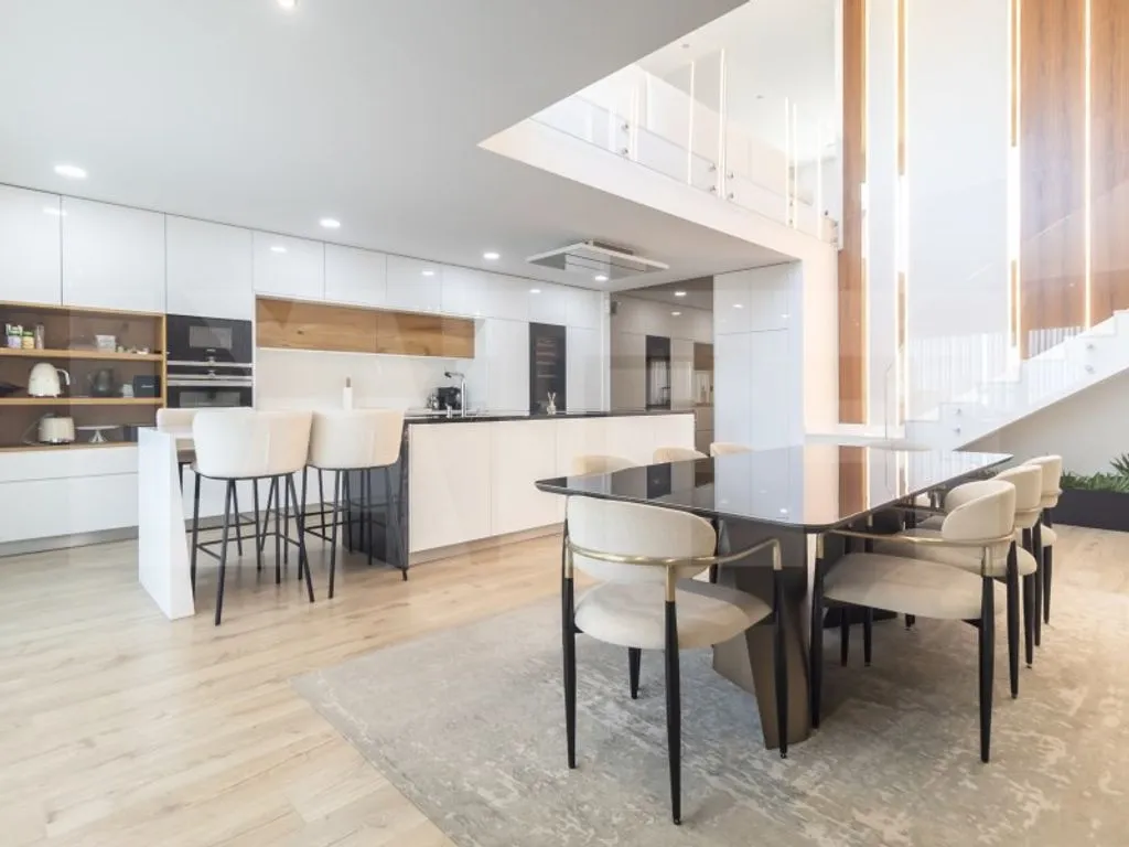 Söögituba - Luxury Duplex with Private Parking in Montijo