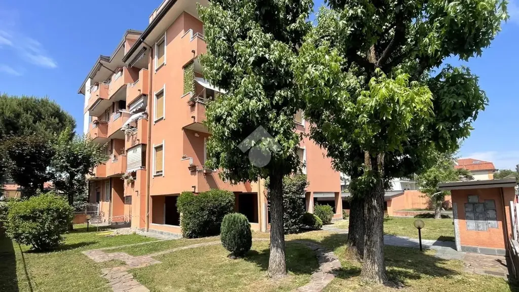 Aed - 3-Bedroom Apartment with Balcony in Cornaredo