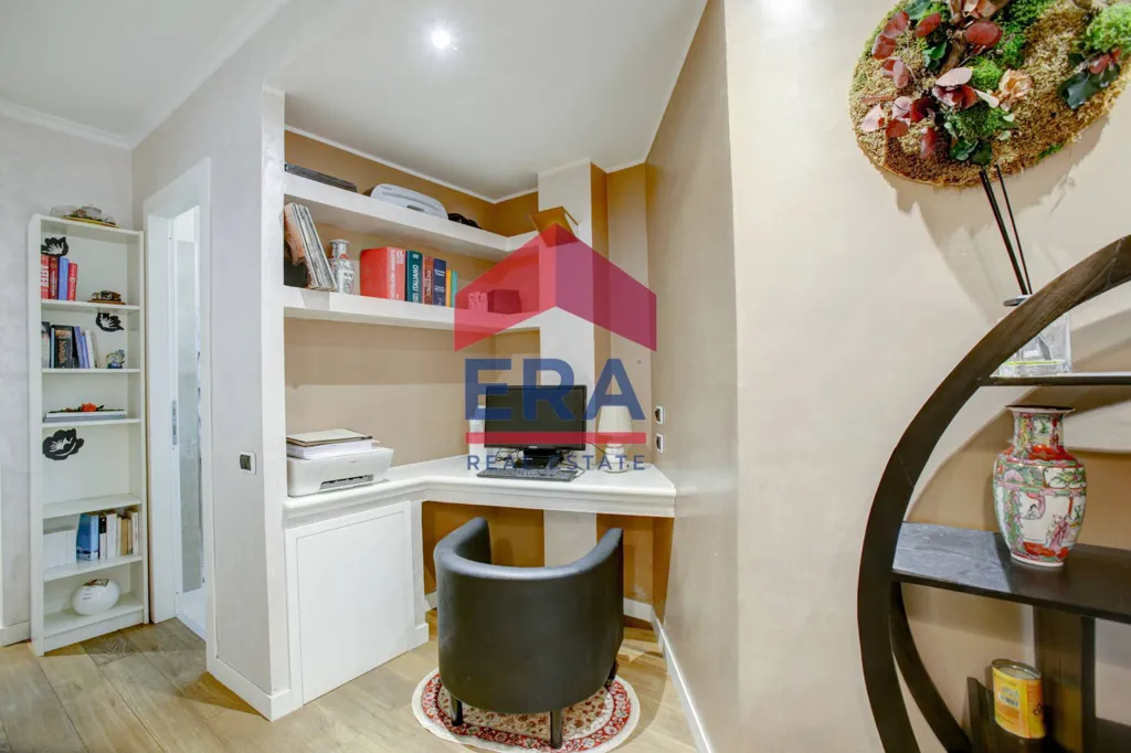 Kabinet - Villa with Garden in Infernetto, Rome