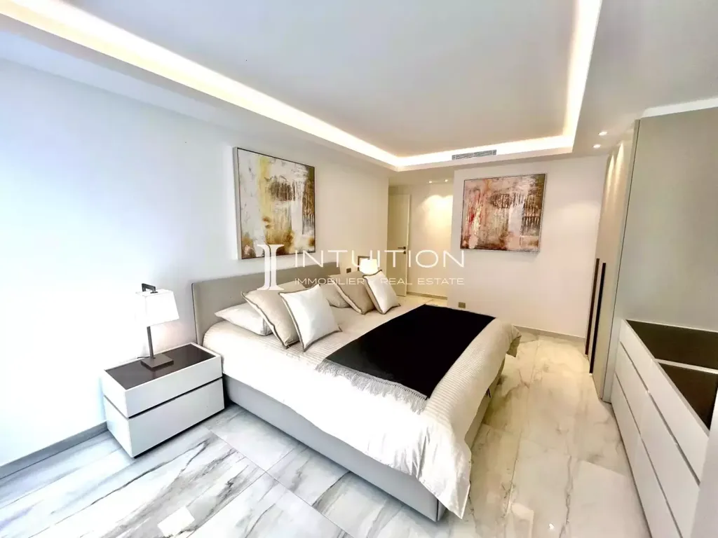 Magamistoad - 2-Bedroom Apartment with Sea View in Cannes Croisette