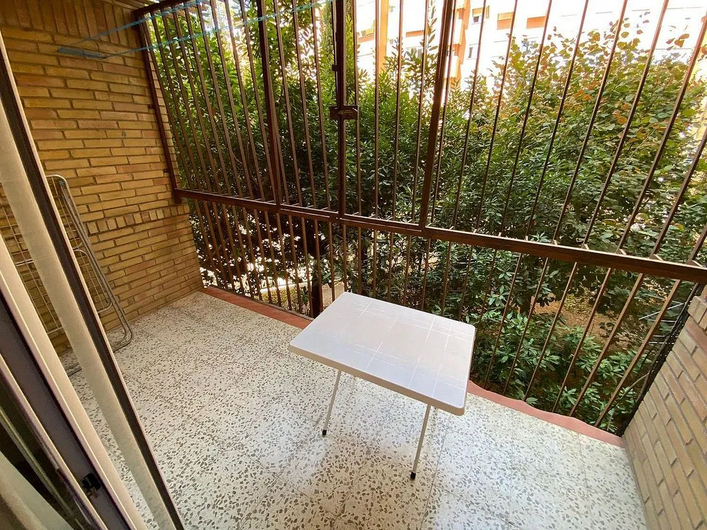 Balcon - Student Flat with Terrace in Camino de Ronda
