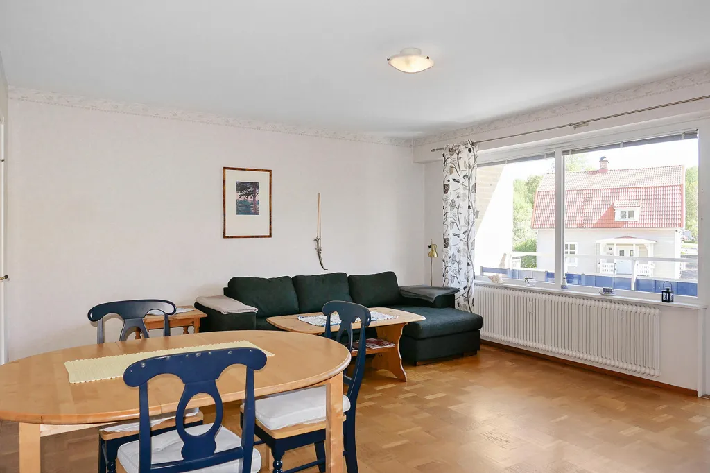Séjour - 3-Room Apartment with Balcony in Åmål