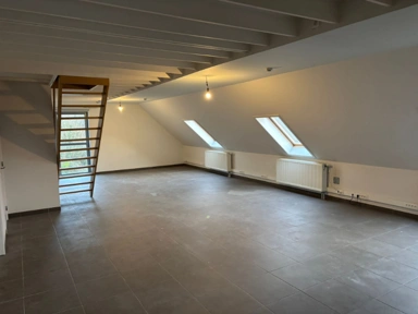 Toad - Spacious Loft with Elevator in Destelberg